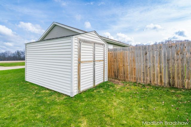 11688 Bear Meadows Drive Se, Bowne Twp, MI 49302