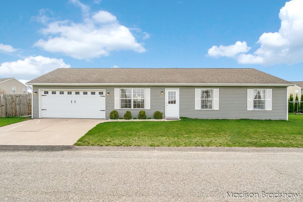 11688 Bear Meadows Drive Se, Bowne Twp, MI 49302