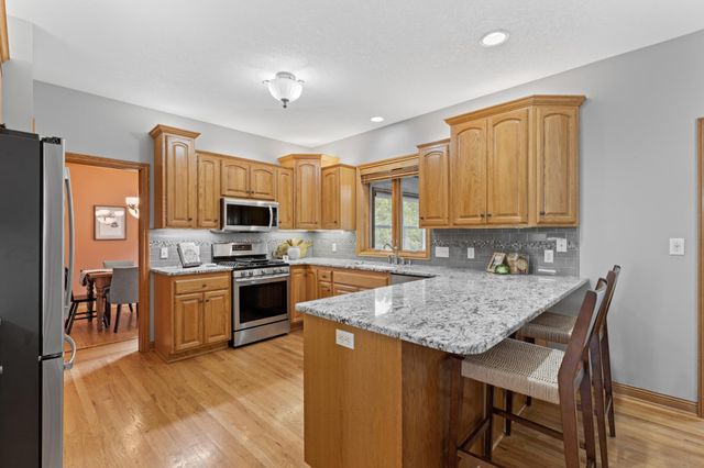 5005 Scenic Oak Drive SW, Rochester, MN 55902