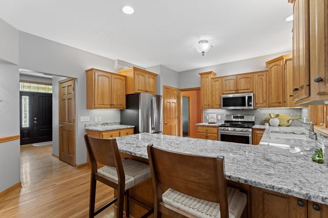 5005 Scenic Oak Drive SW, Rochester, MN 55902