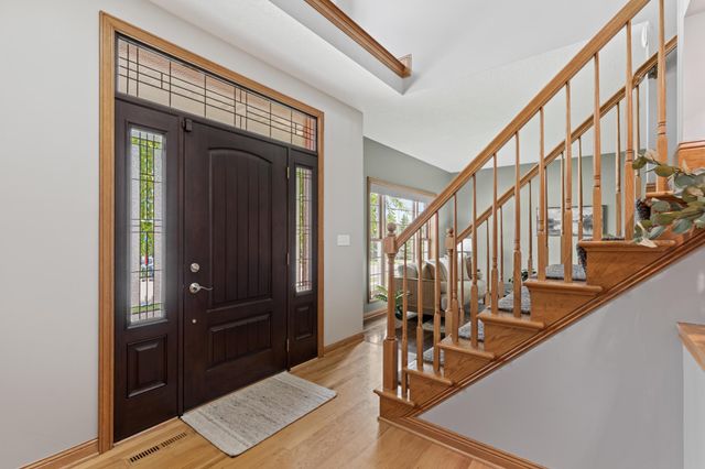 5005 Scenic Oak Drive SW, Rochester, MN 55902