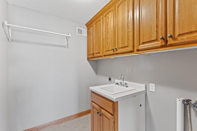5005 Scenic Oak Drive SW, Rochester, MN 55902