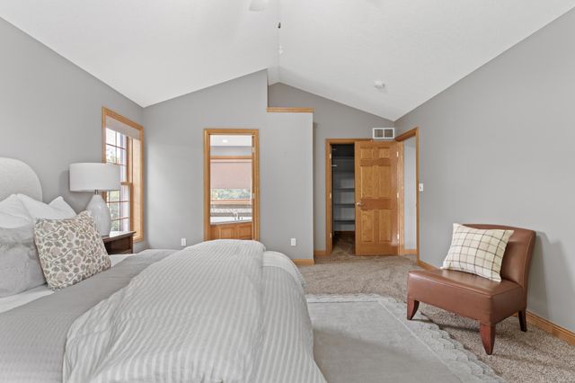 5005 Scenic Oak Drive SW, Rochester, MN 55902