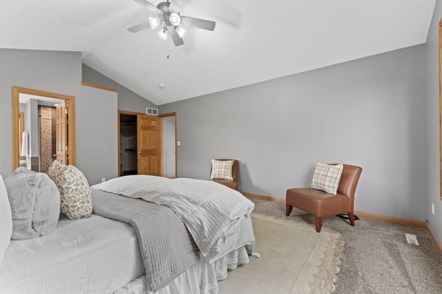 5005 Scenic Oak Drive SW, Rochester, MN 55902