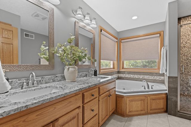 5005 Scenic Oak Drive SW, Rochester, MN 55902