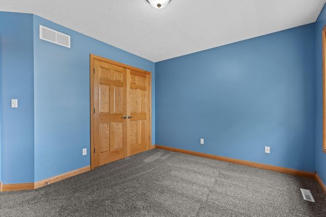 5005 Scenic Oak Drive SW, Rochester, MN 55902