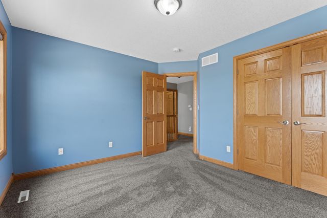 5005 Scenic Oak Drive SW, Rochester, MN 55902