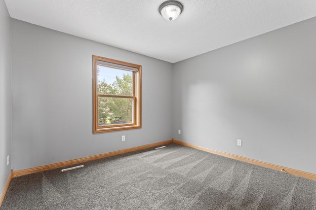 5005 Scenic Oak Drive SW, Rochester, MN 55902