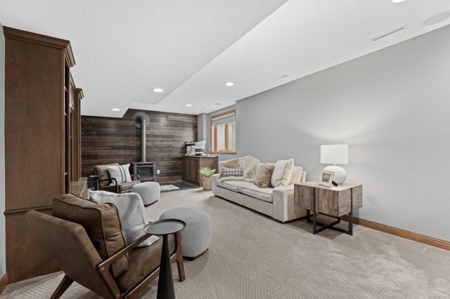 5005 Scenic Oak Drive SW, Rochester, MN 55902
