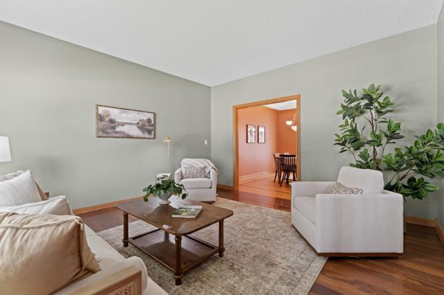 5005 Scenic Oak Drive SW, Rochester, MN 55902