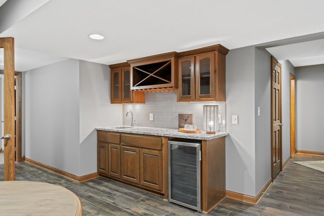 5005 Scenic Oak Drive SW, Rochester, MN 55902
