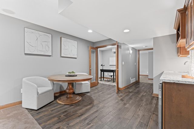 5005 Scenic Oak Drive SW, Rochester, MN 55902