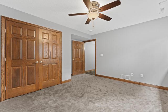 5005 Scenic Oak Drive SW, Rochester, MN 55902