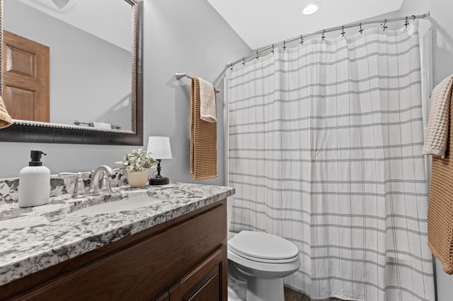 5005 Scenic Oak Drive SW, Rochester, MN 55902