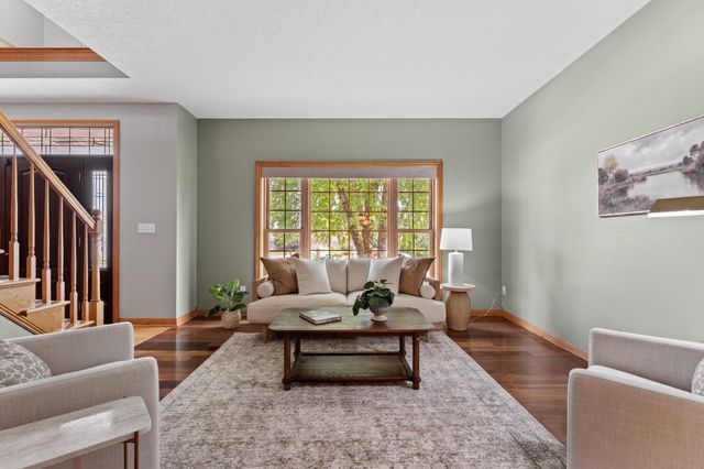 5005 Scenic Oak Drive SW, Rochester, MN 55902