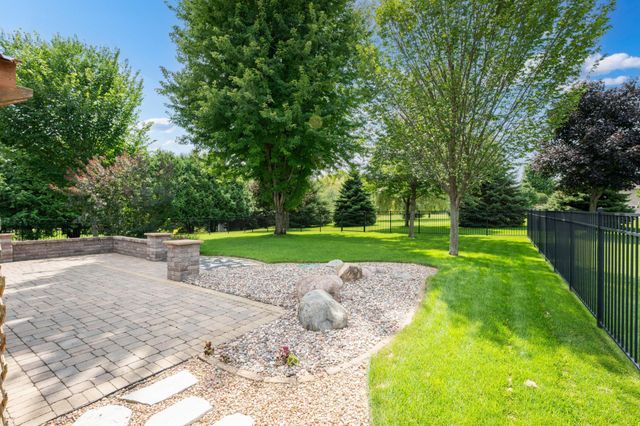 5005 Scenic Oak Drive SW, Rochester, MN 55902