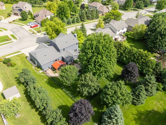 5005 Scenic Oak Drive SW, Rochester, MN 55902