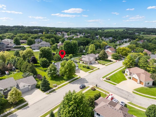 5005 Scenic Oak Drive SW, Rochester, MN 55902