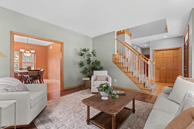5005 Scenic Oak Drive SW, Rochester, MN 55902