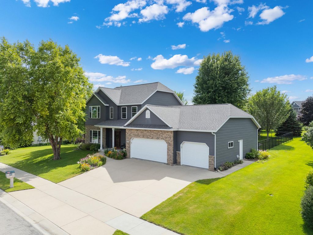 5005 Scenic Oak Drive SW, Rochester, MN 55902
