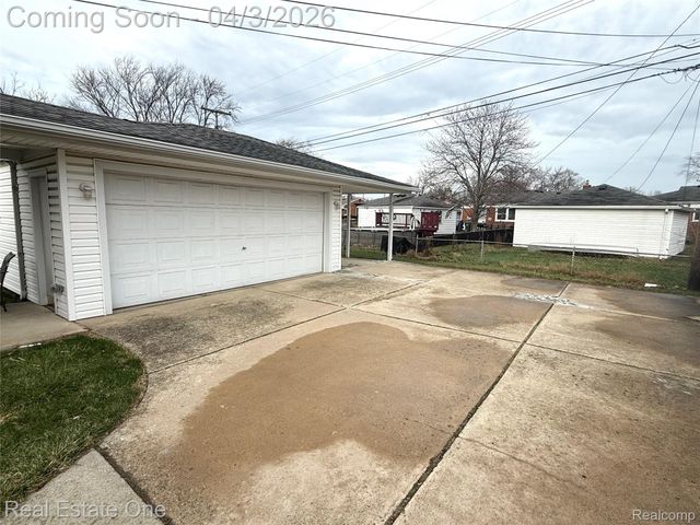 6582 Sterling Court, Garden City, MI 48135