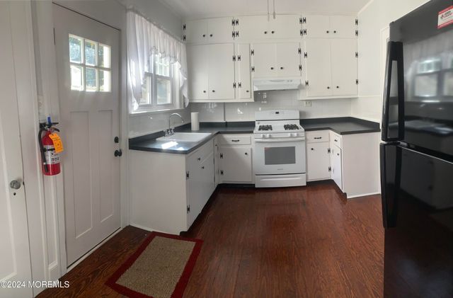 16 Norwood Court, West Long Branch, NJ 07764