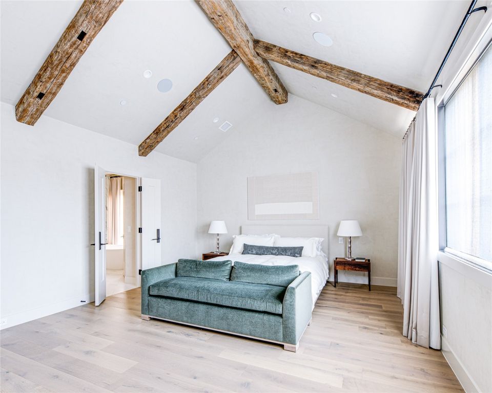 property-img