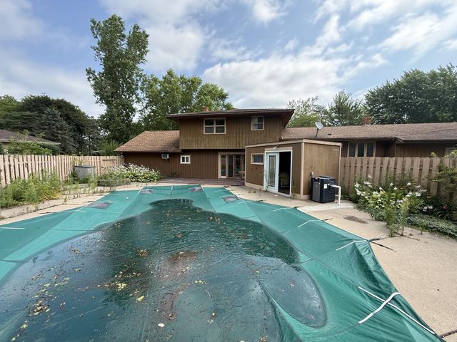 4497 S Oak Leaf Court, Vadnais Heights, MN 55127