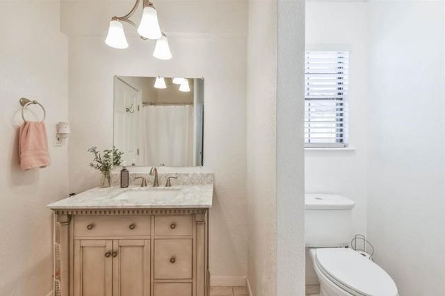 606 Pine Bough Ln, Montgomery, TX 77316