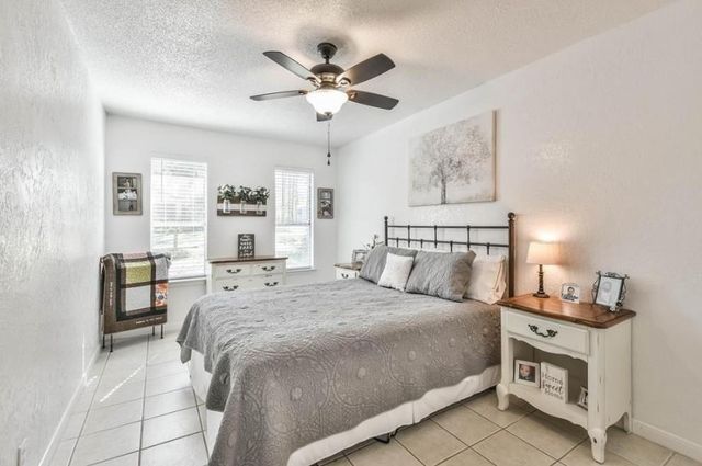 606 Pine Bough Ln, Montgomery, TX 77316