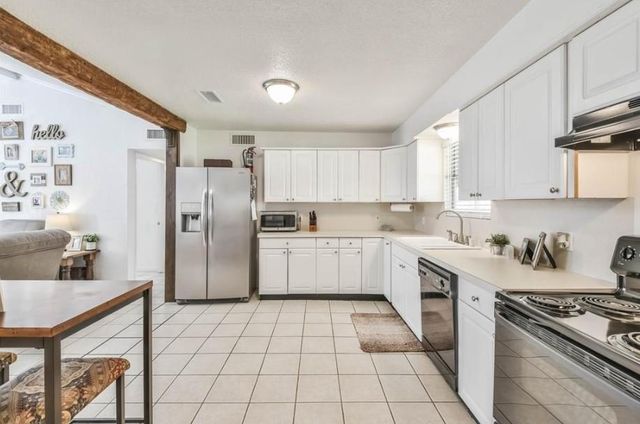 606 Pine Bough Ln, Montgomery, TX 77316