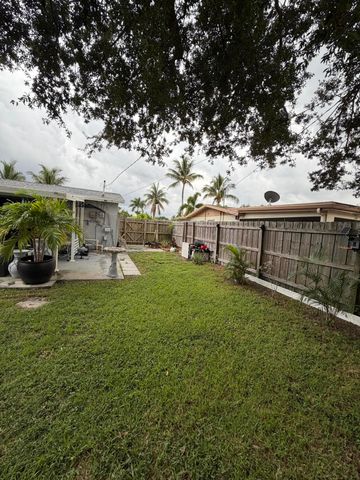3407 TACONIC Drive, West Palm Beach, FL 33406