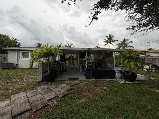 3407 TACONIC Drive, West Palm Beach, FL 33406
