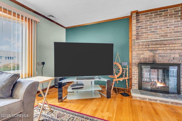 7 Glenwood Drive, Bayville, NJ 08721