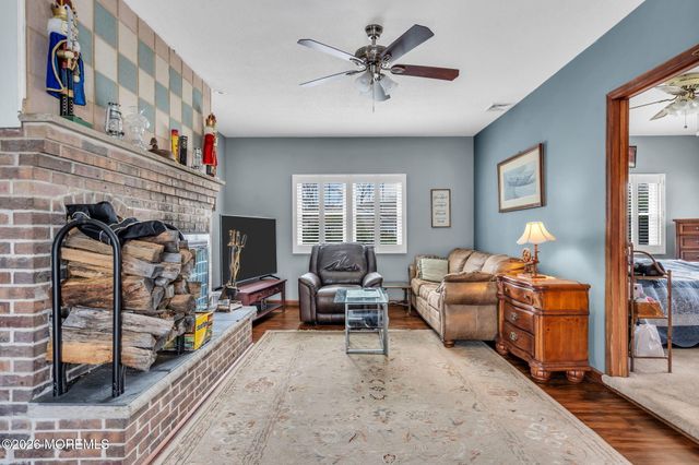 7 Glenwood Drive, Bayville, NJ 08721