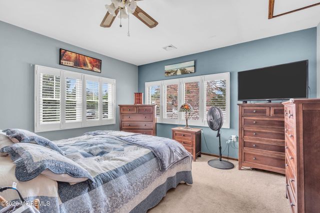 7 Glenwood Drive, Bayville, NJ 08721