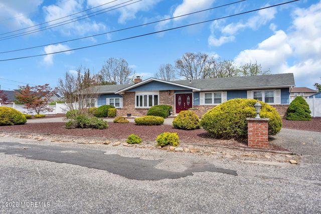 7 Glenwood Drive, Bayville, NJ 08721