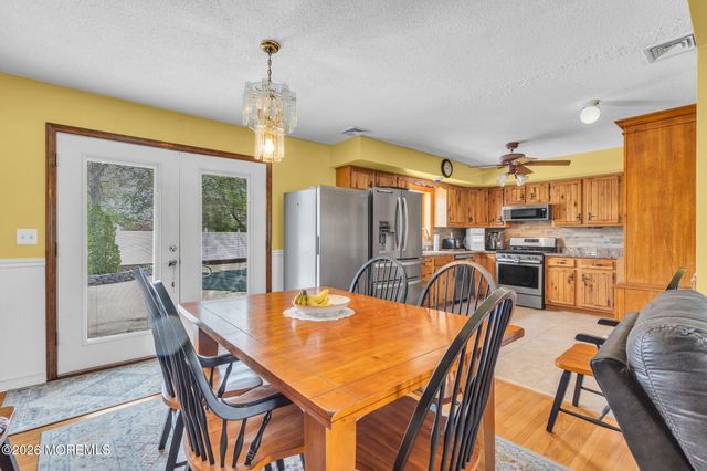 7 Glenwood Drive, Bayville, NJ 08721