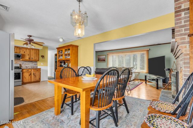 7 Glenwood Drive, Bayville, NJ 08721