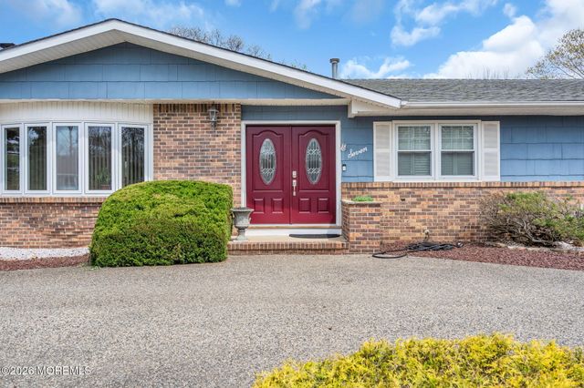 7 Glenwood Drive, Bayville, NJ 08721