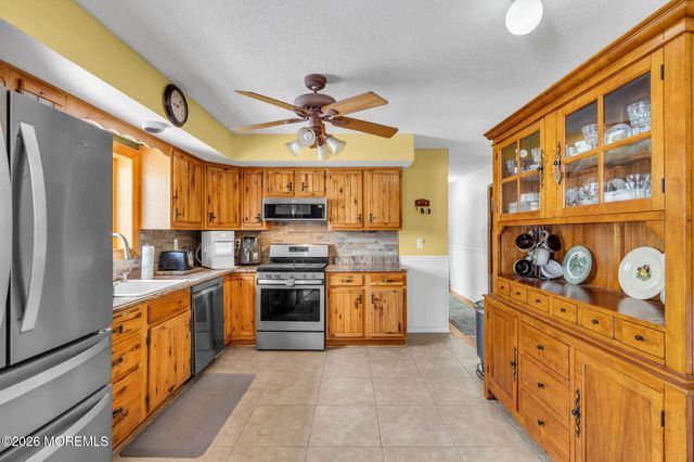 7 Glenwood Drive, Bayville, NJ 08721