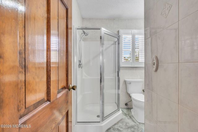 7 Glenwood Drive, Bayville, NJ 08721