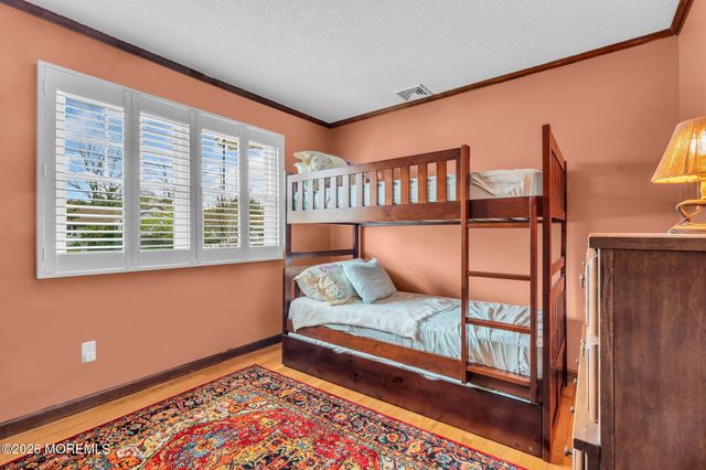 7 Glenwood Drive, Bayville, NJ 08721