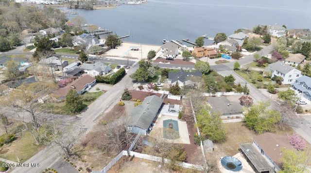 7 Glenwood Drive, Bayville, NJ 08721