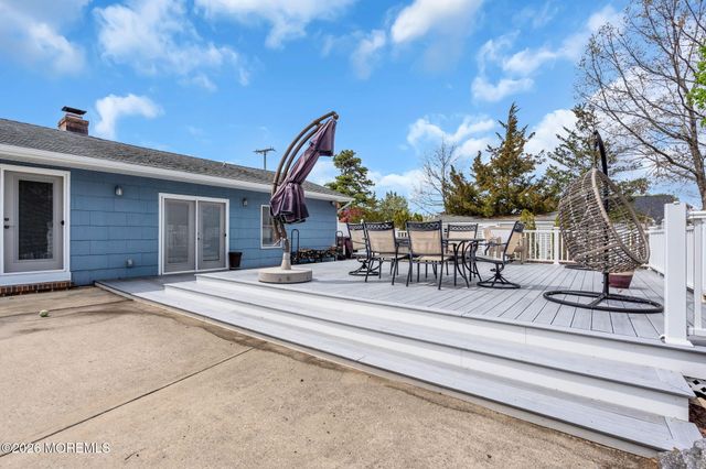 7 Glenwood Drive, Bayville, NJ 08721