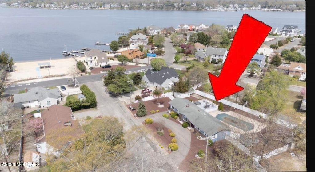 7 Glenwood Drive, Bayville, NJ 08721