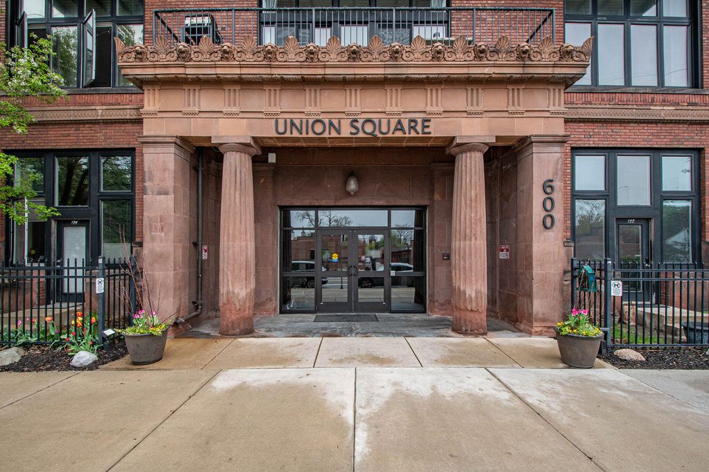 600 Broadway Avenue NW 234, Grand Rapids, MI 49504