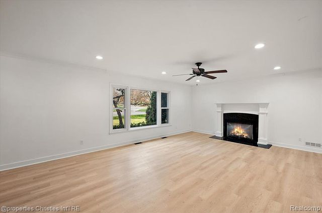 6386 Thorncrest Drive, Bloomfield Village, MI 48301