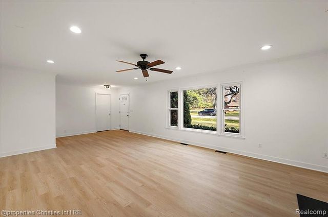 6386 Thorncrest Drive, Bloomfield Village, MI 48301