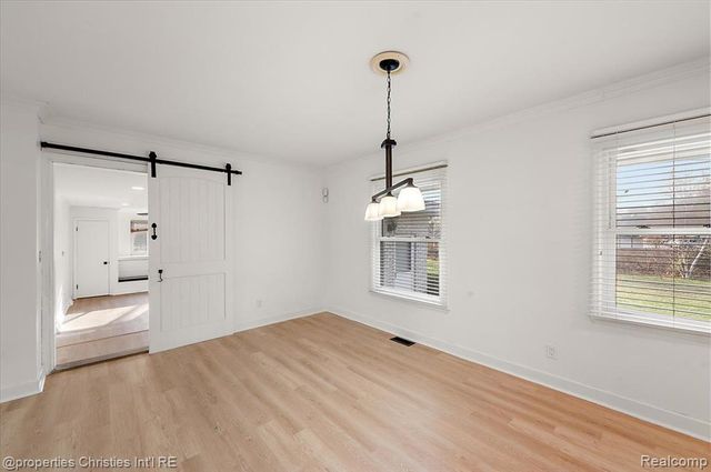 6386 Thorncrest Drive, Bloomfield Village, MI 48301